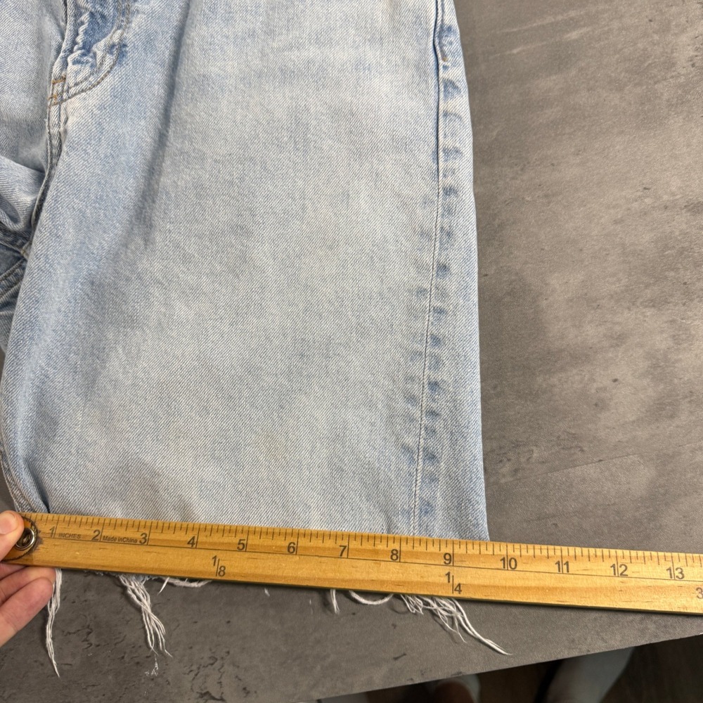 Uniqlo Shorts Womens 26 High Rise Distressed Frayed Hem Light Blue Denim EUC - Picture 7 of 9